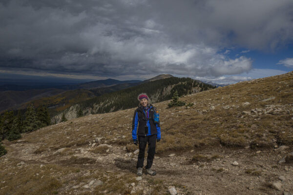 Cindy is slightly tired, but enjoys the hike on an altitude above 12,000ft (3,650müM)